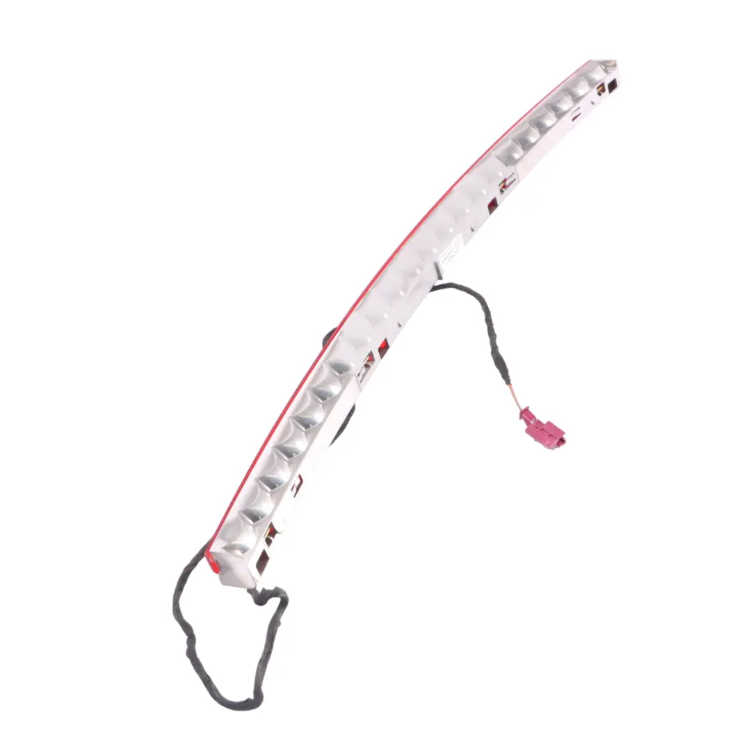 Luce Freno Lampada Stop Terzo Freno Aggiuntivo Posteriore per Mercedes W204 con numero di parte A2049066002 Mercedes W204 Luce Freno Lampada Stop Terzo Freno Aggiuntivo Posteriore - SKU A2049066002-1 - Numero di parte A2049066002
