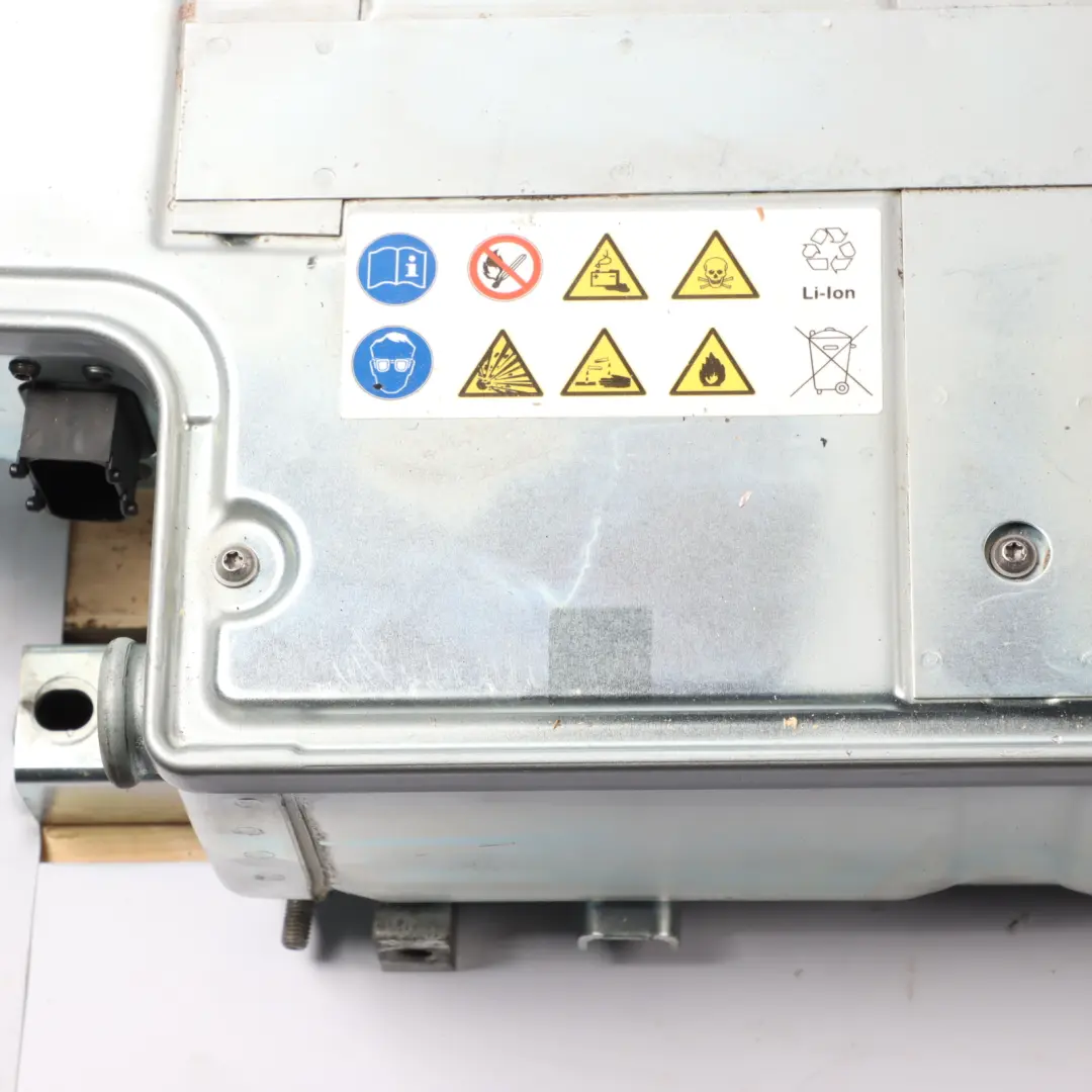 Lithium-Ion High Voltage Battery A2053402000 to Mercedes W205 W213 350e Hybrid with Part number A2053403500 Mercedes W205 W213 350e Hybrid Lithium-Ion High Voltage Battery A2053402000 - SKU A2053403500 - Part number A2053403500