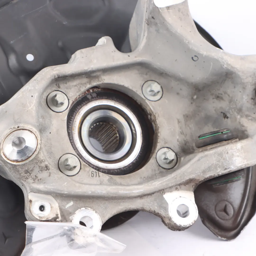 Zwrotnica Piasta Koła Tył Lewy do Mercedes W205 o numerze A2053500141 Mercedes W205 Zwrotnica Piasta Koła Tył Lewy - SKU A2053500141-4 - Numer Części A2053500141