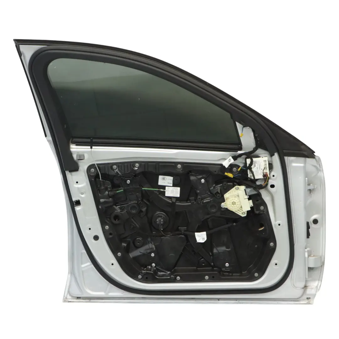 Mercedes W205 Drzwi Przednie Lewe Iridium Silver Srebrny Metalik - 775 - SKU A2057200105-IRS2 - Numer Części A2057200105