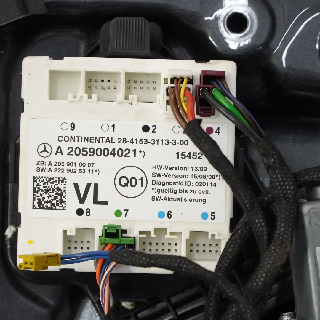 Mercedes W205 Tür Vorne Links Tenoritgrau Metallic - 755 - SKU A2057200105-TNG - Teilenummer A2057200105