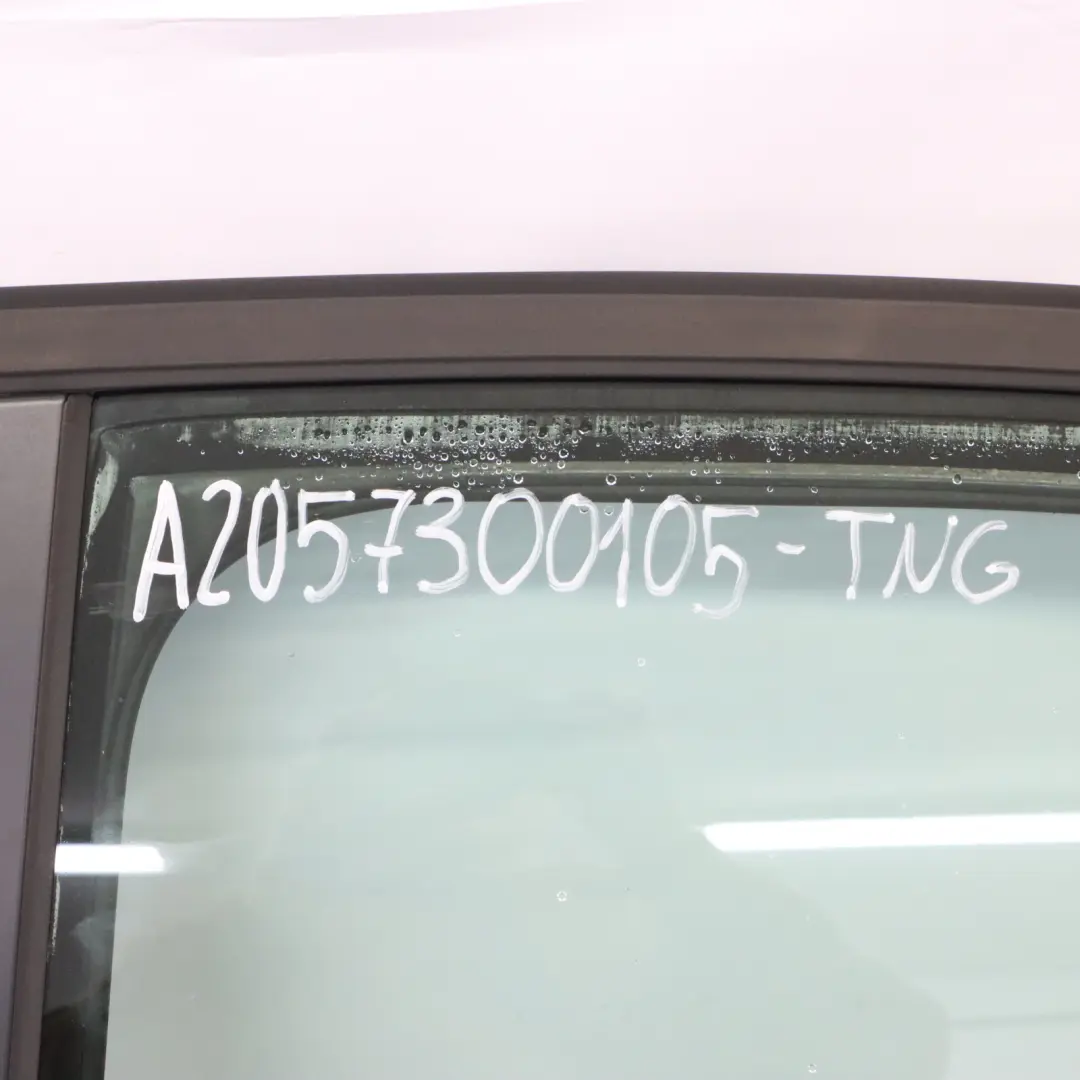 Arrière Gauche Tenorite Grey Metallic - 755 pour Mercedes W205 Porte à propos du numéro de pièce A2057300105 Mercedes W205 Porte Arrière Gauche Tenorite Grey Metallic - 755 - SKU A2057300105-TNG - Numéro de pièce A2057300105