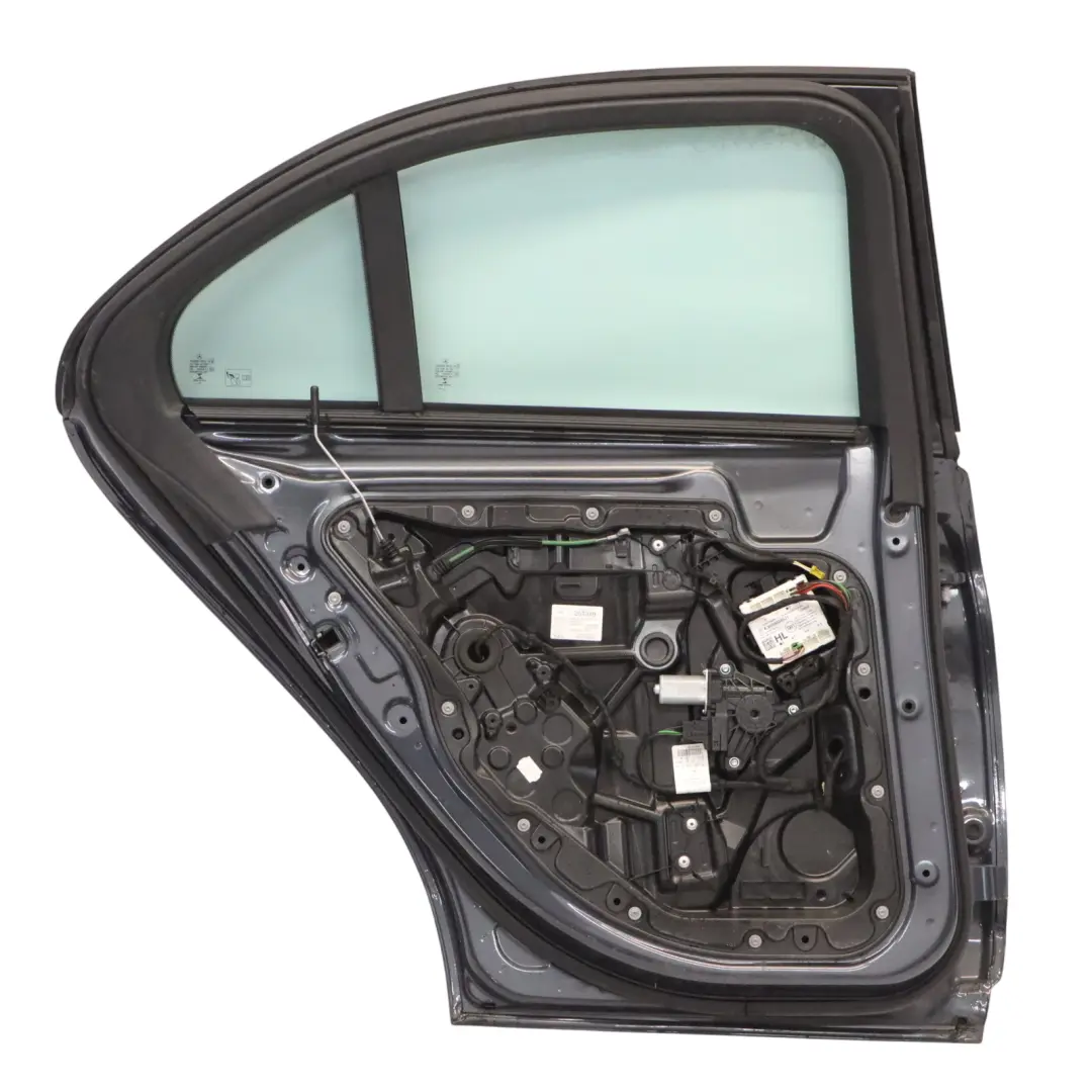 Drzwi Lewe Tylne Tenorite Grey Szary Metalik - 755 do Mercedes W205 o numerze A2057300105 Mercedes W205 Drzwi Lewe Tylne Tenorite Grey Szary Metalik - 755 - SKU A2057300105-TNG - Numer Części A2057300105