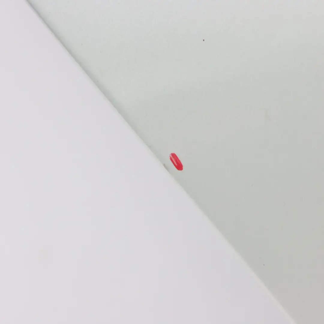 Porta Posteriore Destra Iridium Silver Metallic - 775 per Mercedes W205 con numero di parte A2057300205 Mercedes W205 Porta Posteriore Destra Iridium Silver Metallic - 775 - SKU A2057300205-IRS4 - Numero di parte A2057300205