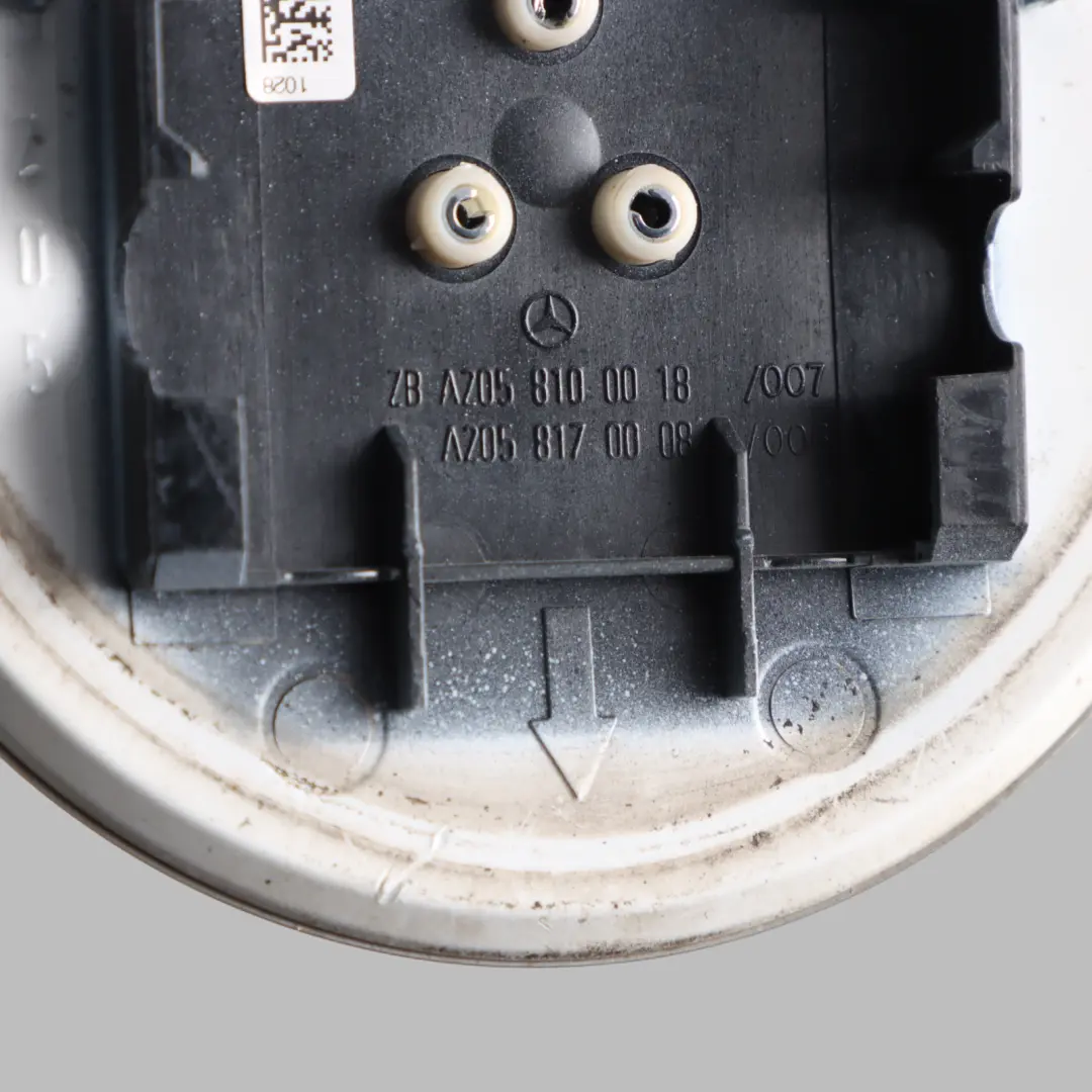 Emblème Couvercle Coffre Arrière Blanc Polaire - 149 pour Mercedes C205 à propos du numéro de pièce A2058100018 Mercedes C205 Emblème Couvercle Coffre Arrière Blanc Polaire - 149 - SKU A2058100018-POL - Numéro de pièce A2058100018