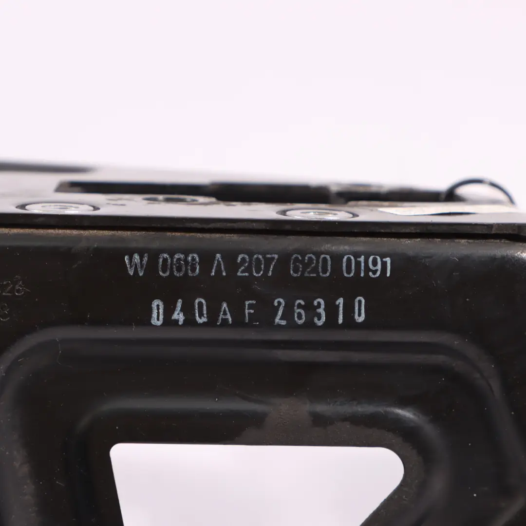 Scheinwerfer Halterung Linke Seite für Mercedes C207 mit Teilenummer A2076200191 Mercedes C207 Scheinwerfer Halterung Linke Seite - SKU A2076200191 - Teilenummer A2076200191