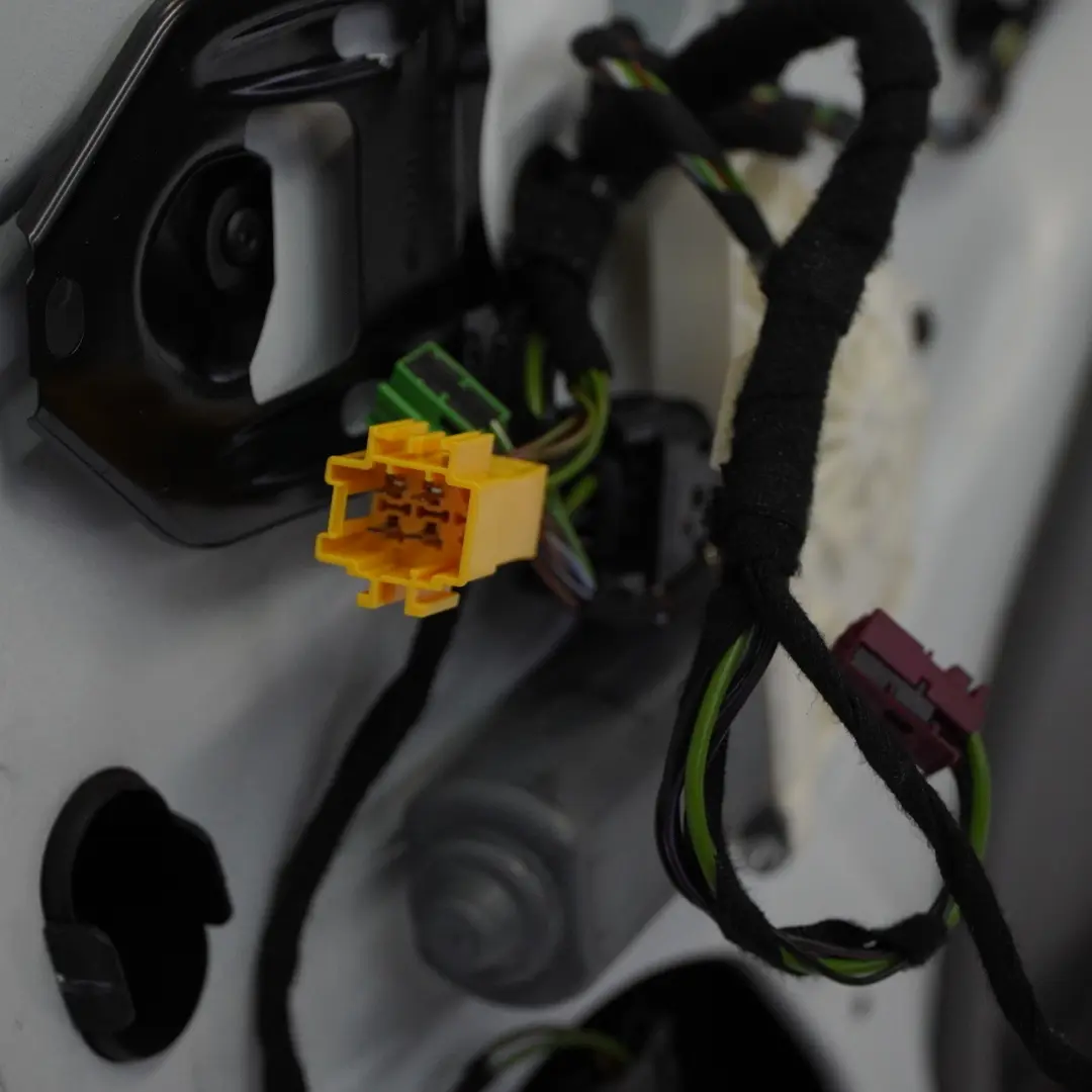 W207 Door Front Right O/S A207 C207 Diamond White Metalic - 799 to Mercedes with Part number A2077200205 Mercedes W207 Door Front Right O/S A207 C207 Diamond White Metalic - 799 - SKU A2077200205-DWM - Part number A2077200205