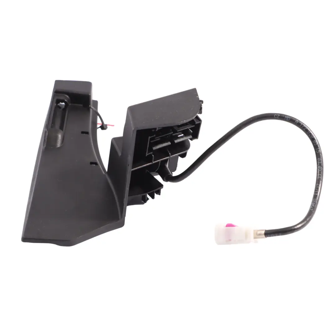  Console Centrale Mercedes W204 W207 Garniture Prise Port USB - SKU A2078210411-1 - Numéro de pièce A2078210411