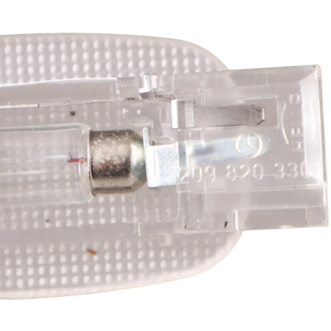 Luz De Lectura De Techo Interior Mercedes A209 para con número de pieza A2098203301 Luz De Lectura De Techo Interior Mercedes A209 - SKU A2098203301 - Número de pieza A2098203301