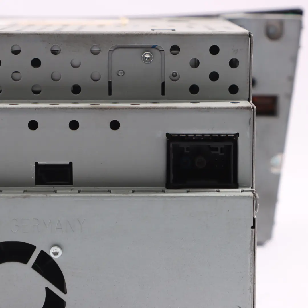 Display Screen Radio Multimedia Navigation Sat Unit Mercedes C219 - SKU A2118204197 - Part number A2118204197