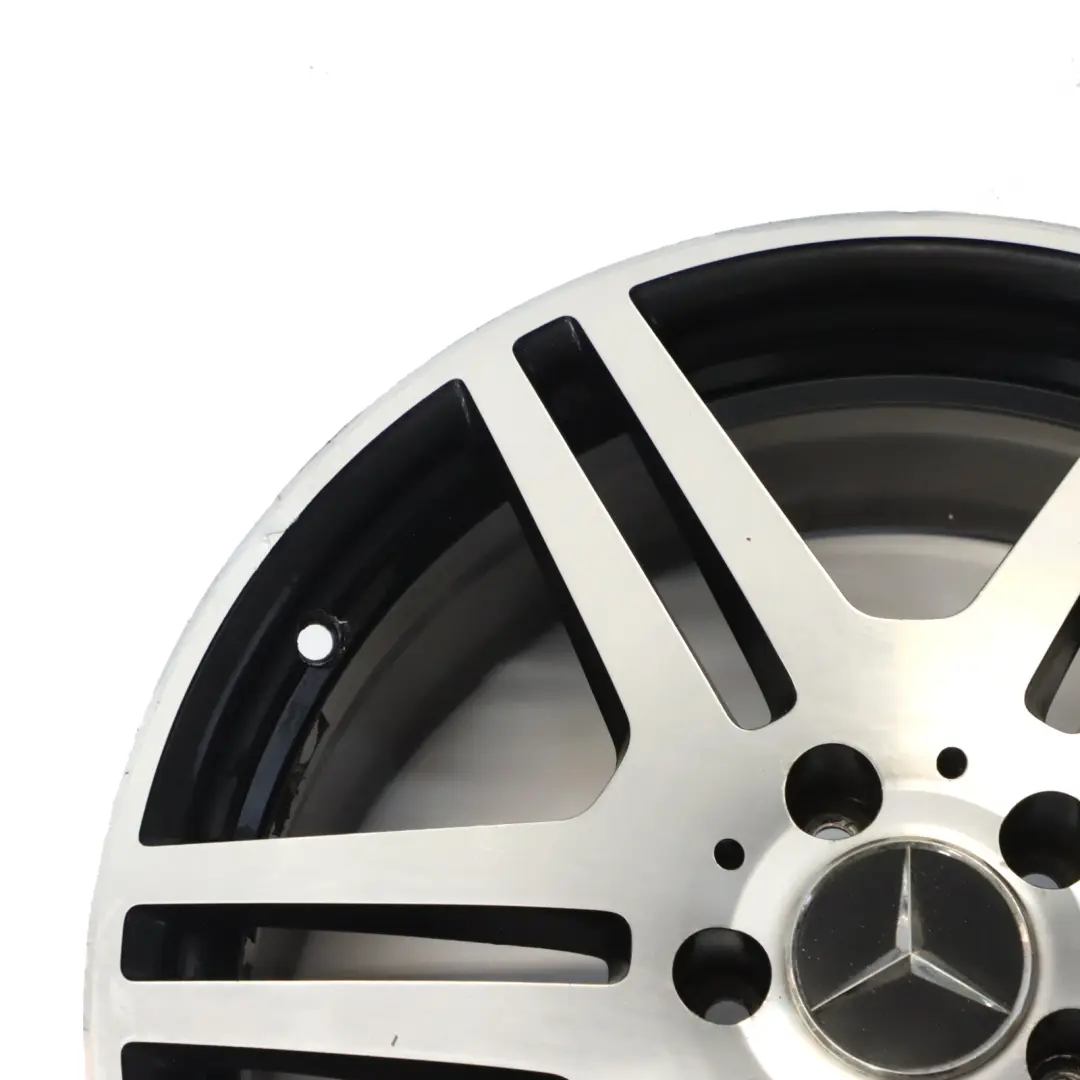 Hinterachse Silber Leichtmetallfelge 18" ET:48 8,5J für Mercedes W212 mit Teilenummer A2124012302 Mercedes W212 Hinterachse Silber Leichtmetallfelge 18" ET:48 8,5J - SKU A2124012302-2 - Teilenummer A2124012302