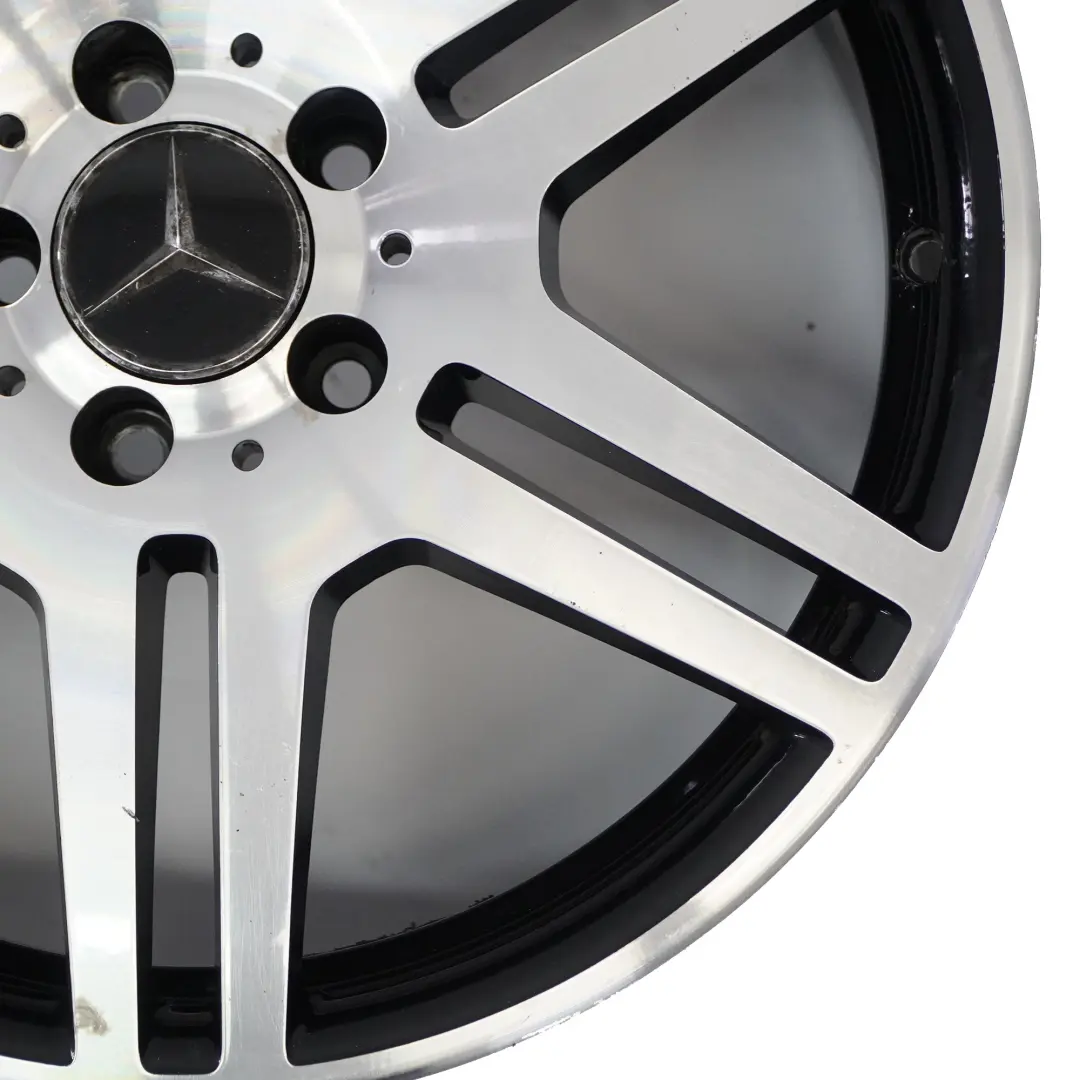 Hinterachse Leichtmetallfelge Alufelge 18" ET:54 9J für Mercedes W212 mit Teilenummer A2124012402 Mercedes W212 Hinterachse Leichtmetallfelge Alufelge 18" ET:54 9J - SKU A2124012402-5 - Teilenummer A2124012402