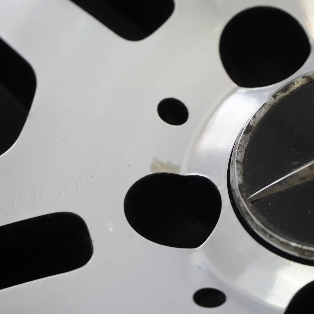 Jante En Alliage Pour Essieu Arrière Mercedes W212 18" ET:54 9J pour à propos du numéro de pièce A2124012402 Jante En Alliage Pour Essieu Arrière Mercedes W212 18" ET:54 9J - SKU A2124012402-5 - Numéro de pièce A2124012402