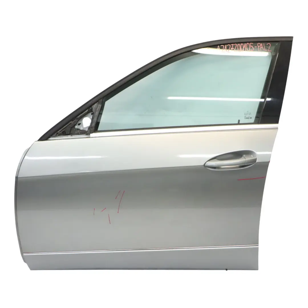 Puerta Delantera Izquierda Tapa Panel Palladium Silver - 792 para Mercedes W212 con número de pieza A2127200105 Mercedes W212 Puerta Delantera Izquierda Tapa Panel Palladium Silver - 792 - SKU A2127200105-PAL2 - Número de pieza A2127200105
