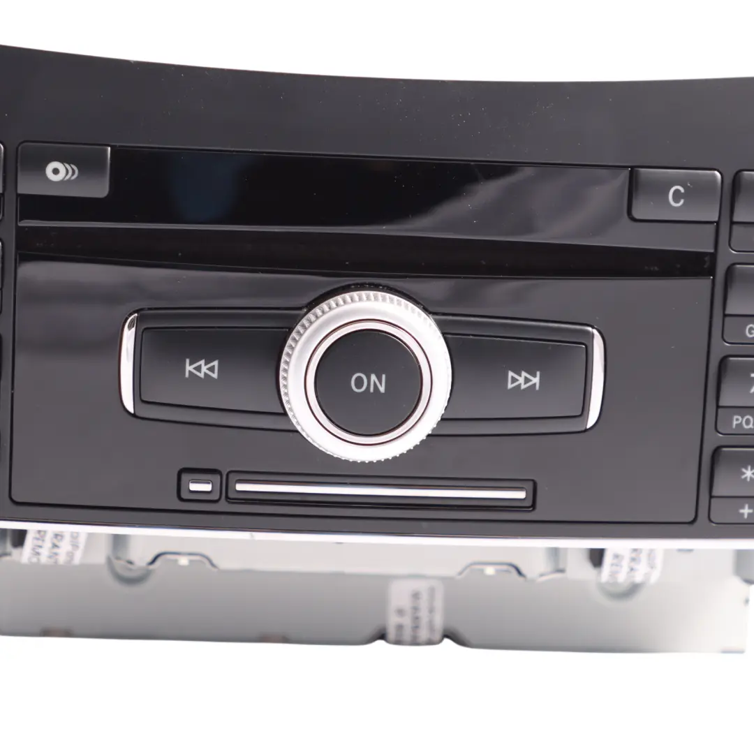 Principale radio Mercedes W212 COMAND Lettore CD DVD Navigazione per con numero di parte A2129008404 Principale radio Mercedes W212 COMAND Lettore CD DVD Navigazione - SKU A2129008404 - Numero di parte A2129008404