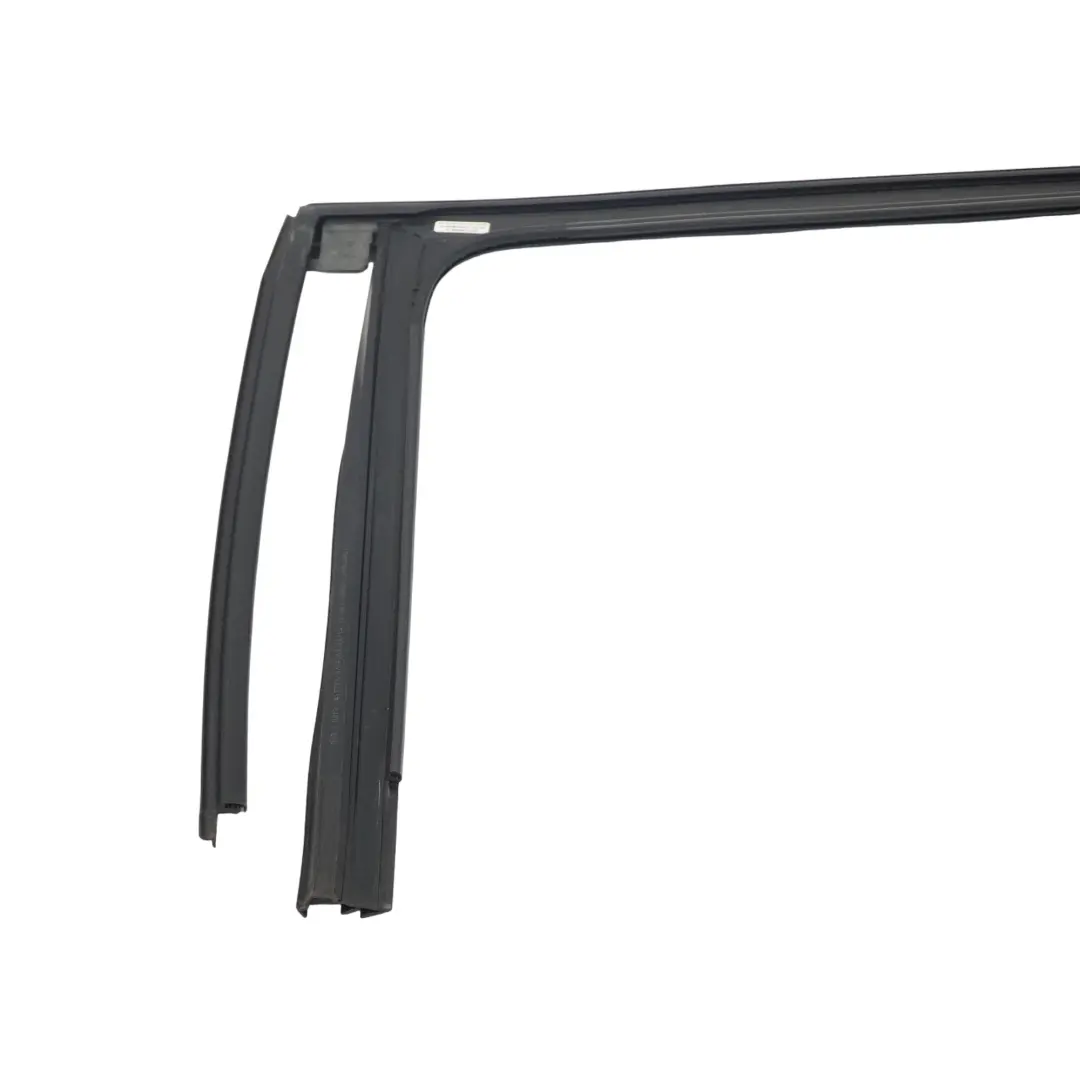 Junta de puerta de ventana trasera derecha marco guía para Mercedes W213 con número de pieza A2137357400 Mercedes W213 Junta de puerta de ventana trasera derecha marco guía - SKU A2137357400-1 - Número de pieza A2137357400