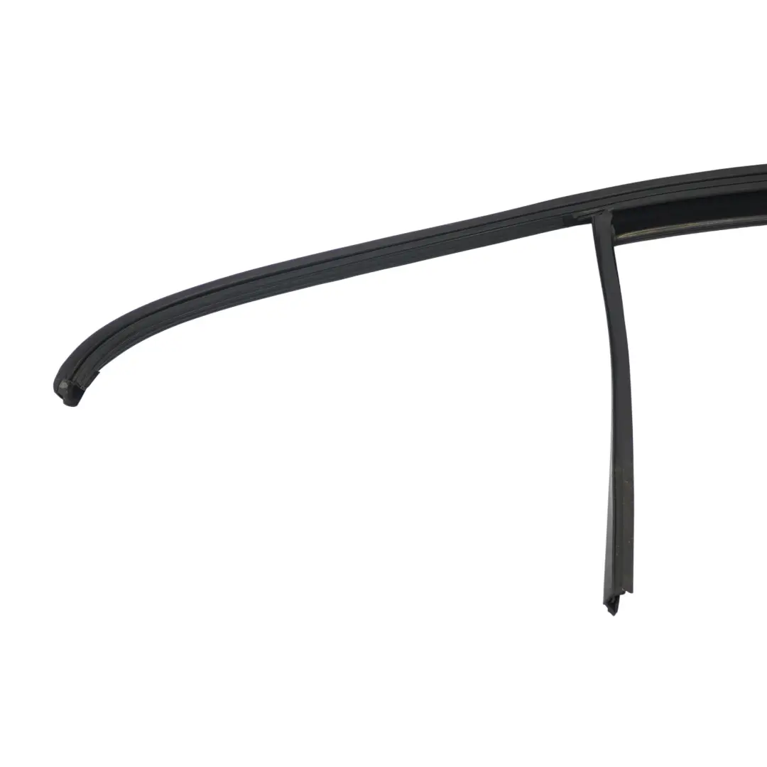 Mercedes W213 Joint porte fenêtre arrière droite Guide Cadre - SKU A2137357400-1 - Numéro de pièce A2137357400