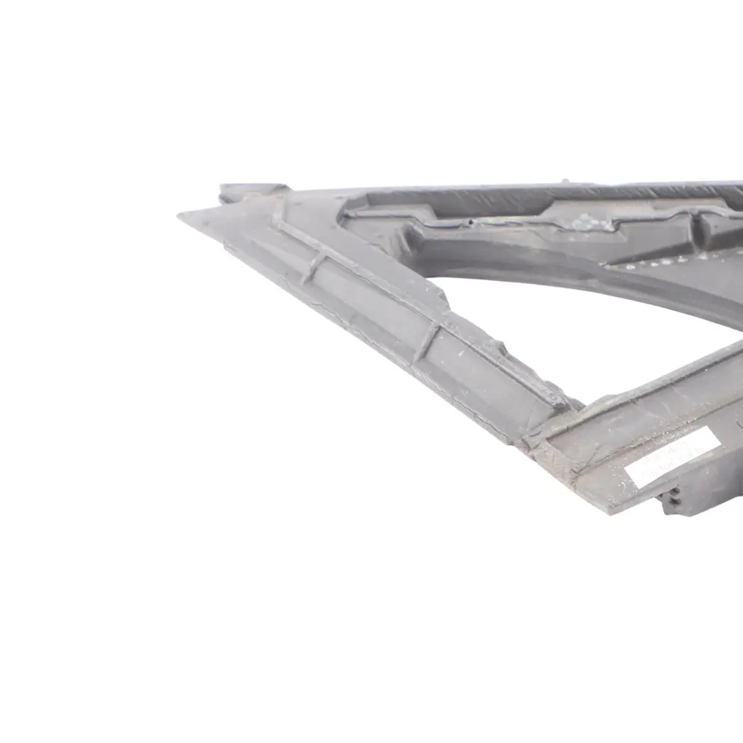 Mercedes W213 Guarnizione Specchietto Retrovisore Isolante Destro Triangolo - SKU A2138110498 - Numero di parte A2138110498