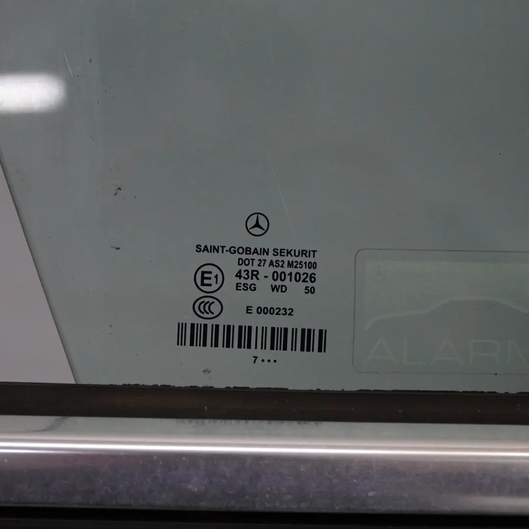 W219 CLS Drzwi Prawe Przednie Obsidian Black Metalik - 197 do Mercedes o numerze A2197200205 Mercedes W219 CLS Drzwi Prawe Przednie Obsidian Black Metalik - 197 - SKU A2197200205-OB - Numer Części A2197200205
