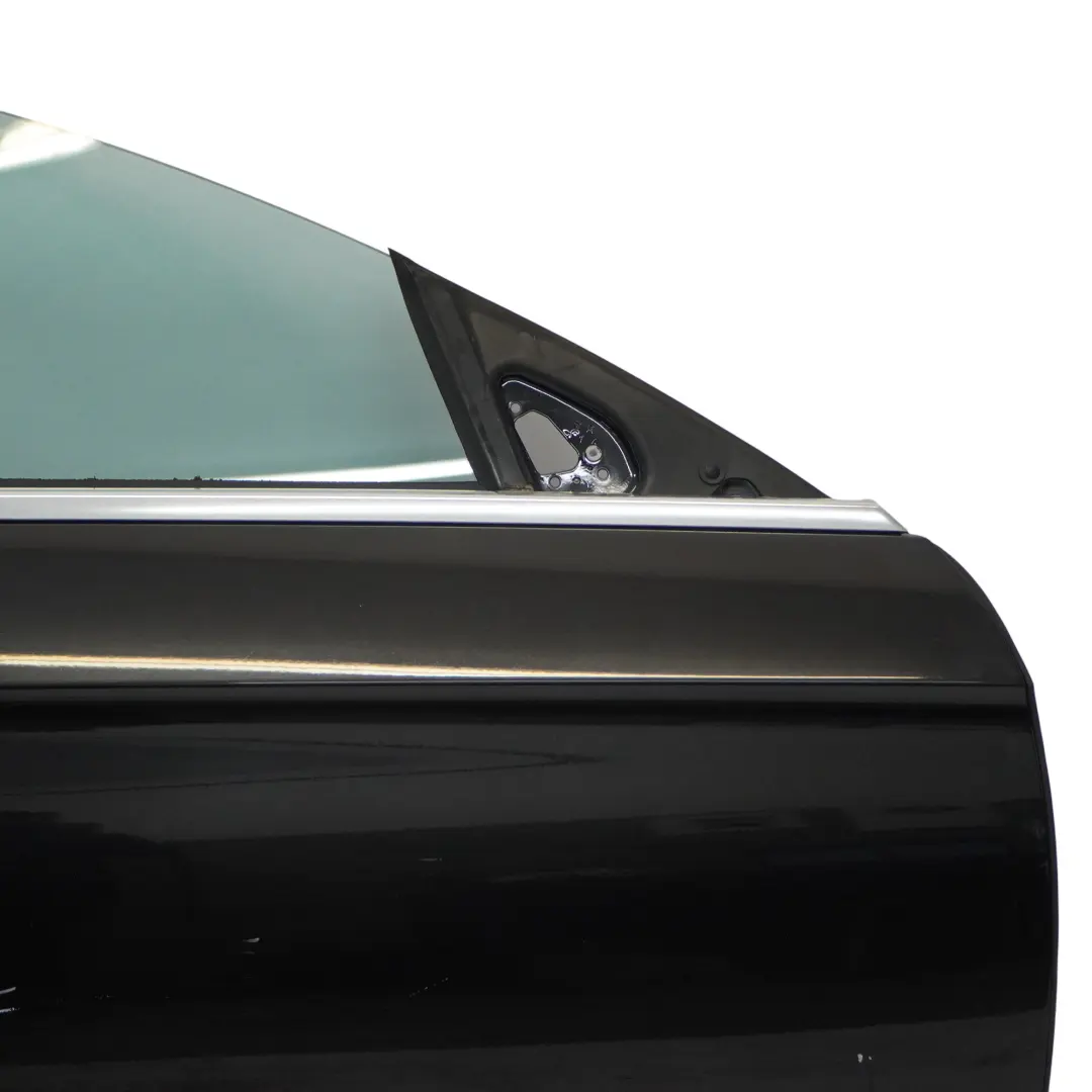 W219 CLS Porta anteriore destra Obsidian Black Metallic - 197 per Mercedes con numero di parte A2197200205 Mercedes W219 CLS Porta anteriore destra Obsidian Black Metallic - 197 - SKU A2197200205-OB - Numero di parte A2197200205