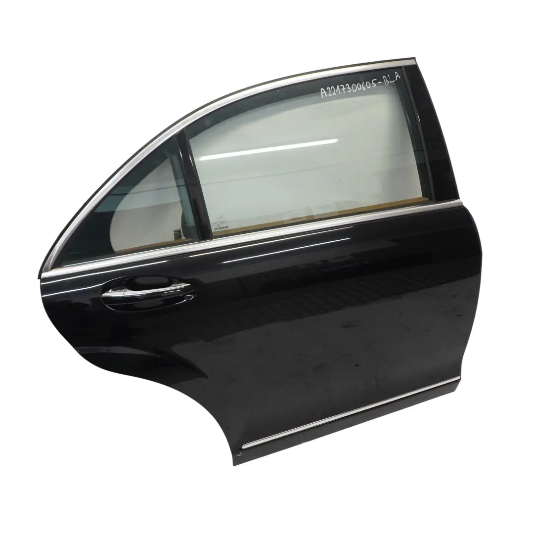 Puerta trasera derecha larga Schwarz Black Negro - 040 para Mercedes W221 con número de pieza A2217300605 Mercedes W221 Puerta trasera derecha larga Schwarz Black Negro - 040 - SKU A2217300605-BLA - Número de pieza A2217300605