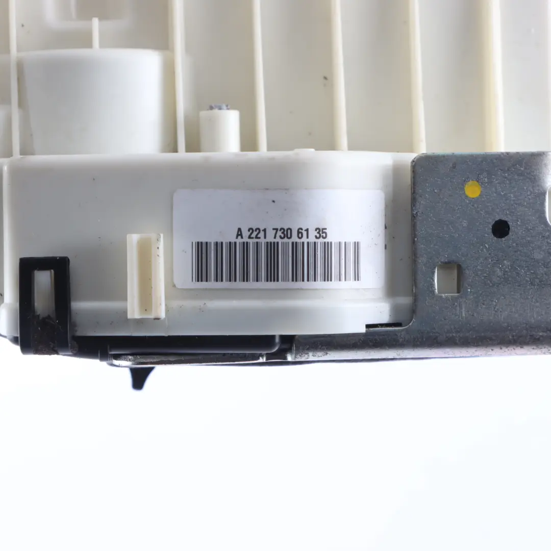Mécanisme Verrouillage Arrière Gauche Côté Conducteur pour Mercedes W221 à propos du numéro de pièce A2217306135 Mercedes W221 Mécanisme Verrouillage Arrière Gauche Côté Conducteur - SKU A2217306135 - Numéro de pièce A2217306135