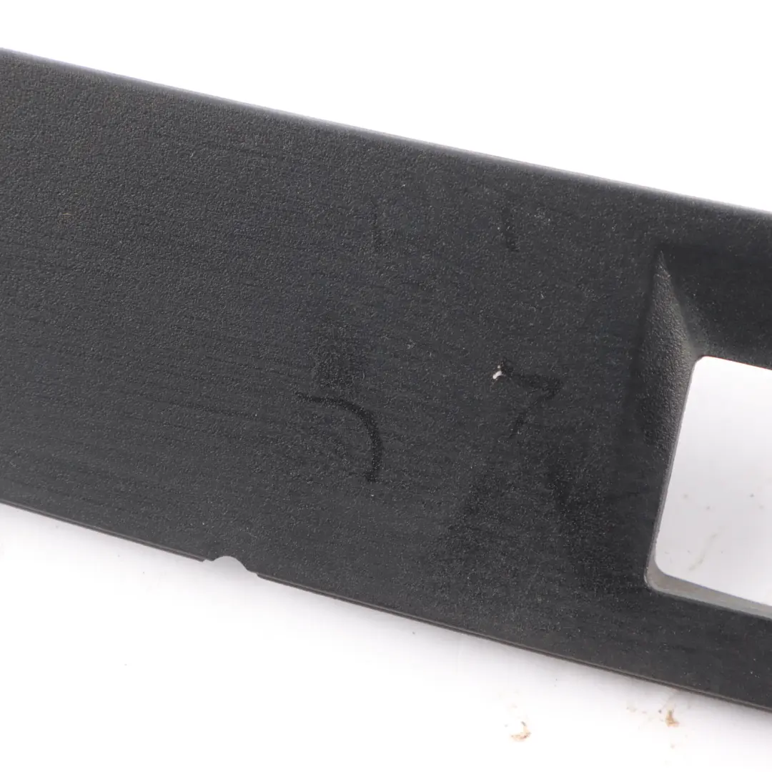 Garniture Couvercle Coffre Panneau Arrière Hayon pour Mercedes W221 à propos du numéro de pièce A2217580008 Mercedes W221 Garniture Couvercle Coffre Panneau Arrière Hayon - SKU A2217580008 - Numéro de pièce A2217580008