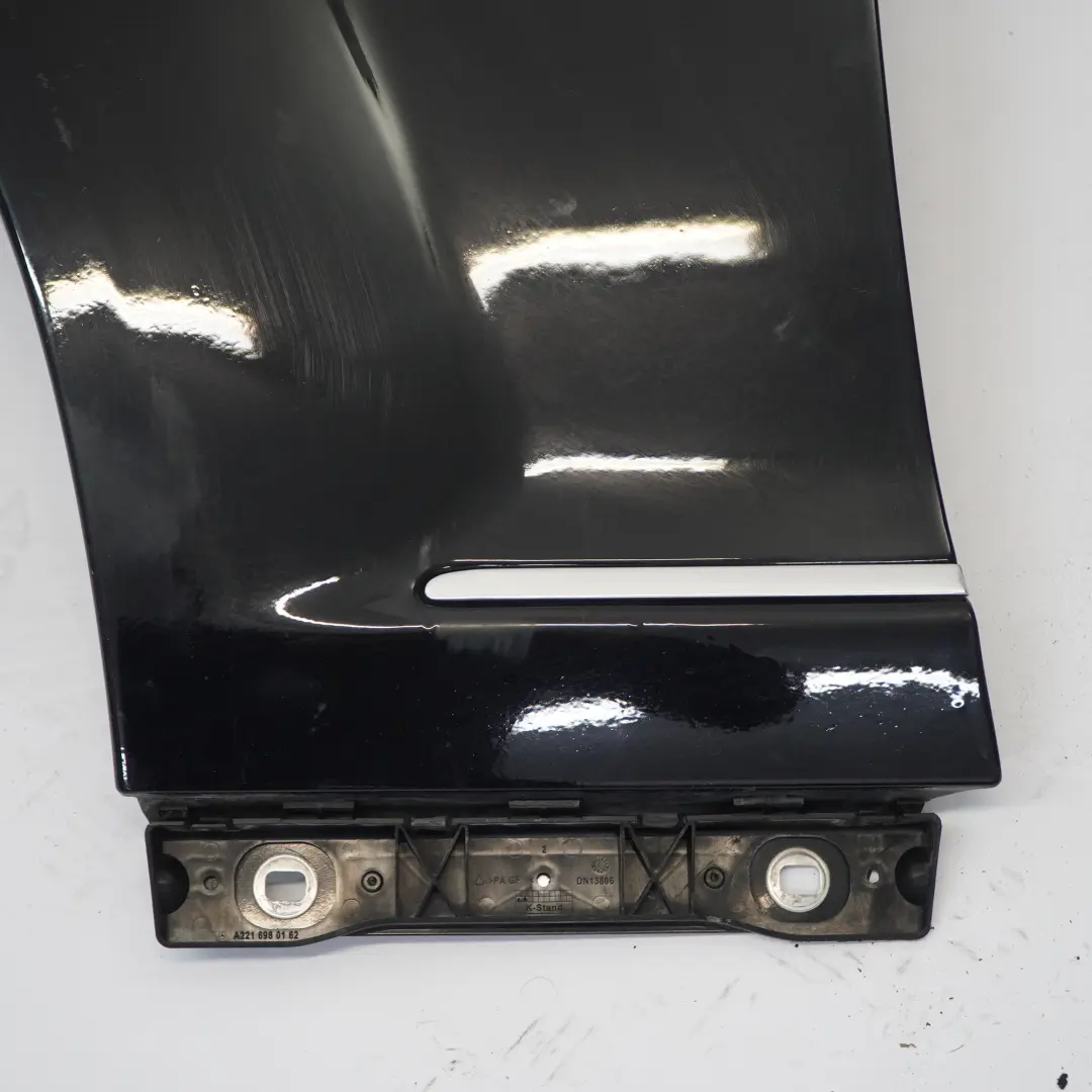Pannello parafango anteriore sinistro laterale Nero - 040 per Mercedes W221 con numero di parte A2218800118 Mercedes W221 Pannello parafango anteriore sinistro laterale Nero - 040 - SKU A2218800118-BLK - Numero di parte A2218800118