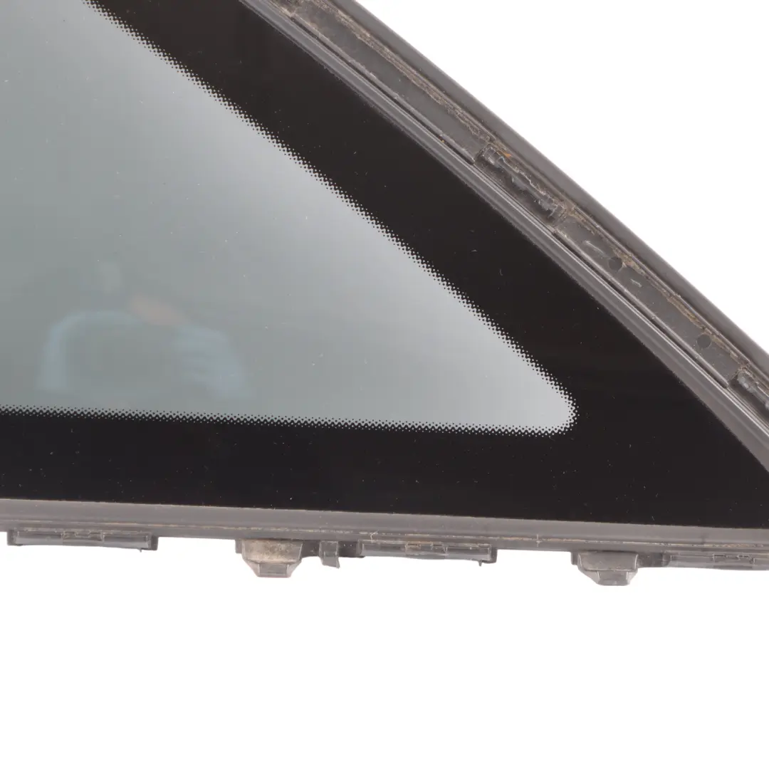 Vetro Finestrino Posteriore Quarto Lato Sinistro AS3 per Mercedes X253 con numero di parte A2536703501 Mercedes X253 Vetro Finestrino Posteriore Quarto Lato Sinistro AS3 - SKU A2536703501 - Numero di parte A2536703501