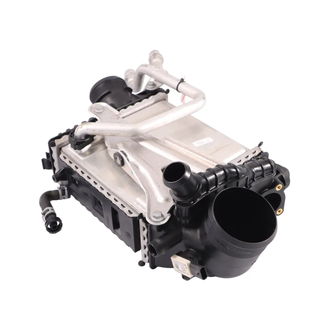 A45 AMG Benziner Lade Luft Kühler für Mercedes V177 mit Teilenummer A2600906600 Mercedes V177 A45 AMG Benziner Lade Luft Kühler - SKU A2600906600 - Teilenummer A2600906600