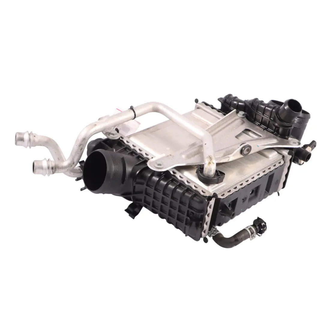 A45 AMG Benzyna Intercooler Chłodnica Powietrza do Mercedes V177 o numerze A2600906600 Mercedes V177 A45 AMG Benzyna Intercooler Chłodnica Powietrza - SKU A2600906600 - Numer Części A2600906600