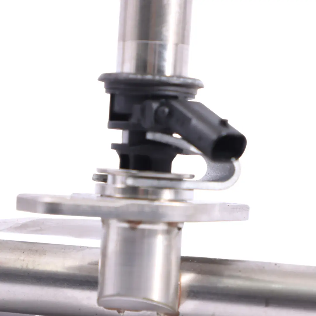 Mercedes W205 M264 Petrol Fuel Injector Nozzle Injection Rail Line A2640701000 - SKU A2640701900-1 - Part number A2640701900