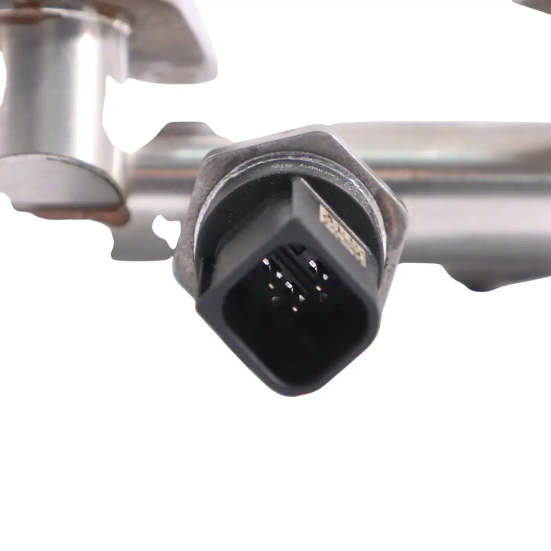 M264 Petrol Fuel Injector Nozzle Injection Rail Line A2640701000 to Mercedes W205 with Part number A2640701900 Mercedes W205 M264 Petrol Fuel Injector Nozzle Injection Rail Line A2640701000 - SKU A2640701900-1 - Part number A2640701900