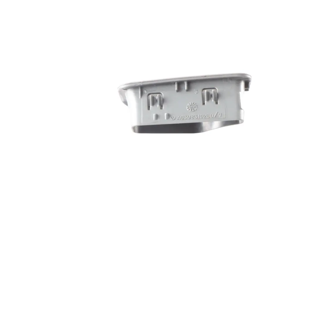Embout De Ventilation Supérieur Gauche Tableau Bord pour Mercedes W639 à propos du numéro de pièce A6398310260 Mercedes W639 Embout De Ventilation Supérieur Gauche Tableau Bord - SKU A6398310260 - Numéro de pièce A6398310260