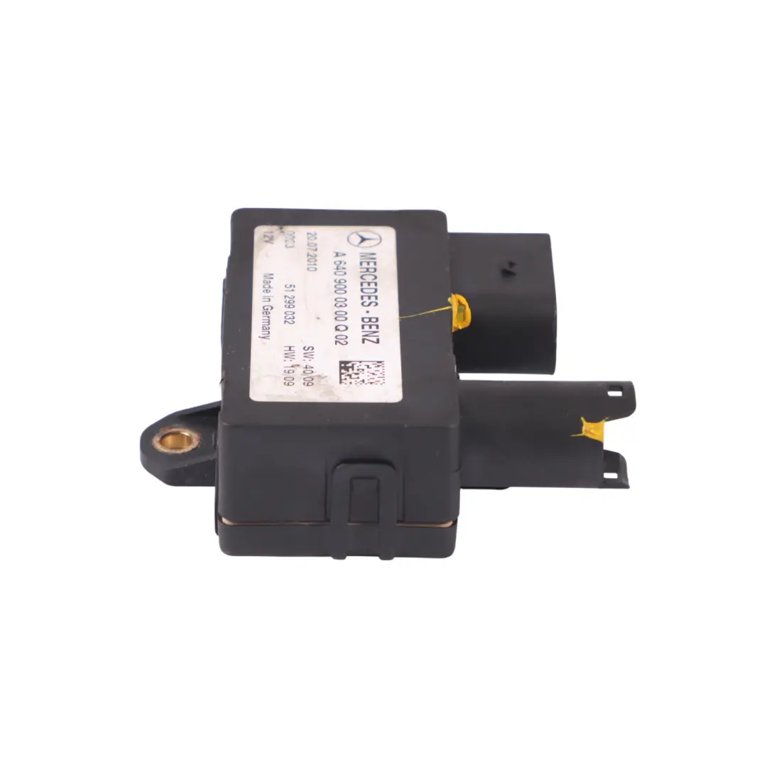 Unidad precalentamiento relé bujías incandescentes Mercedes W169 para con número de pieza A6409000300 Unidad precalentamiento relé bujías incandescentes Mercedes W169 - SKU A6409000300 - Número de pieza A6409000300