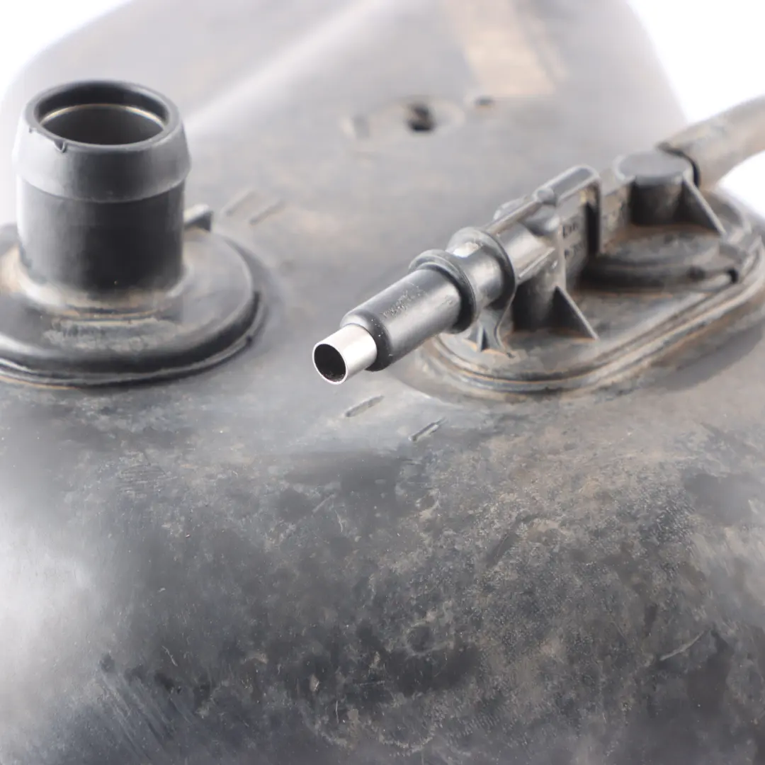 Adblue Reservoir Fuel Tank Passive to Mercedes W906 Diesel with Part number A9064701815 Mercedes W906 Diesel Adblue Reservoir Fuel Tank Passive - SKU A9064701815 - Part number A9064701815