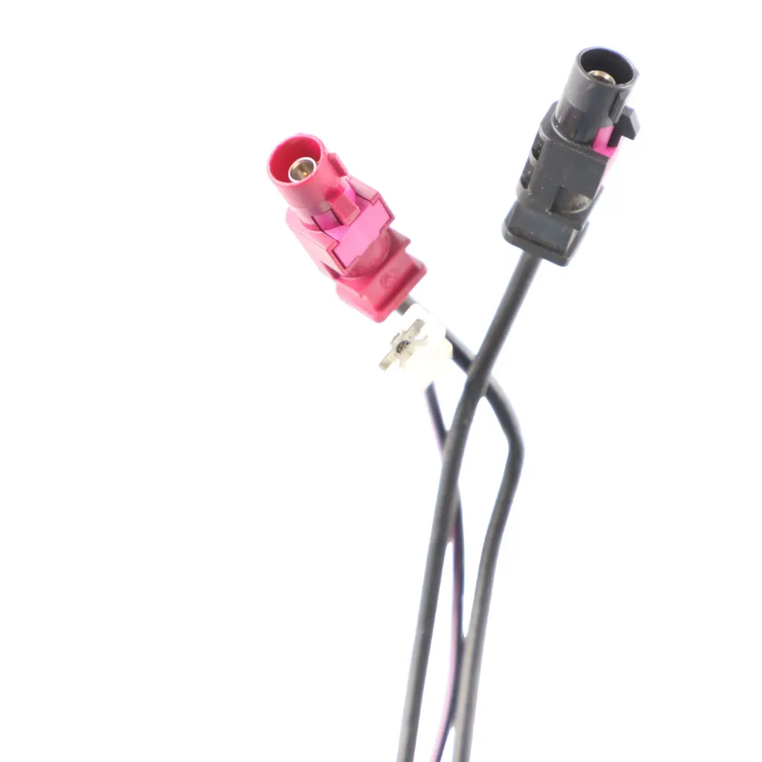 Aerial Roof Antenna Radio to Mercedes W906 with Part number A9069056500 Mercedes W906 Aerial Roof Antenna Radio - SKU A9069056500 - Part number A9069056500