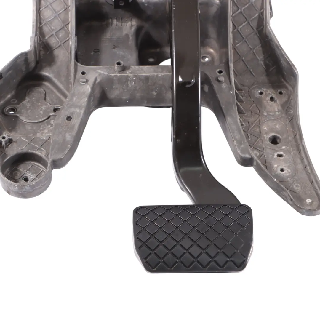 Volkswagen Toureg 7L Brake Pedal Acceleration Pedal Mount Automatic - SKU RHD-7L0723117A - Part number 7L0723117A