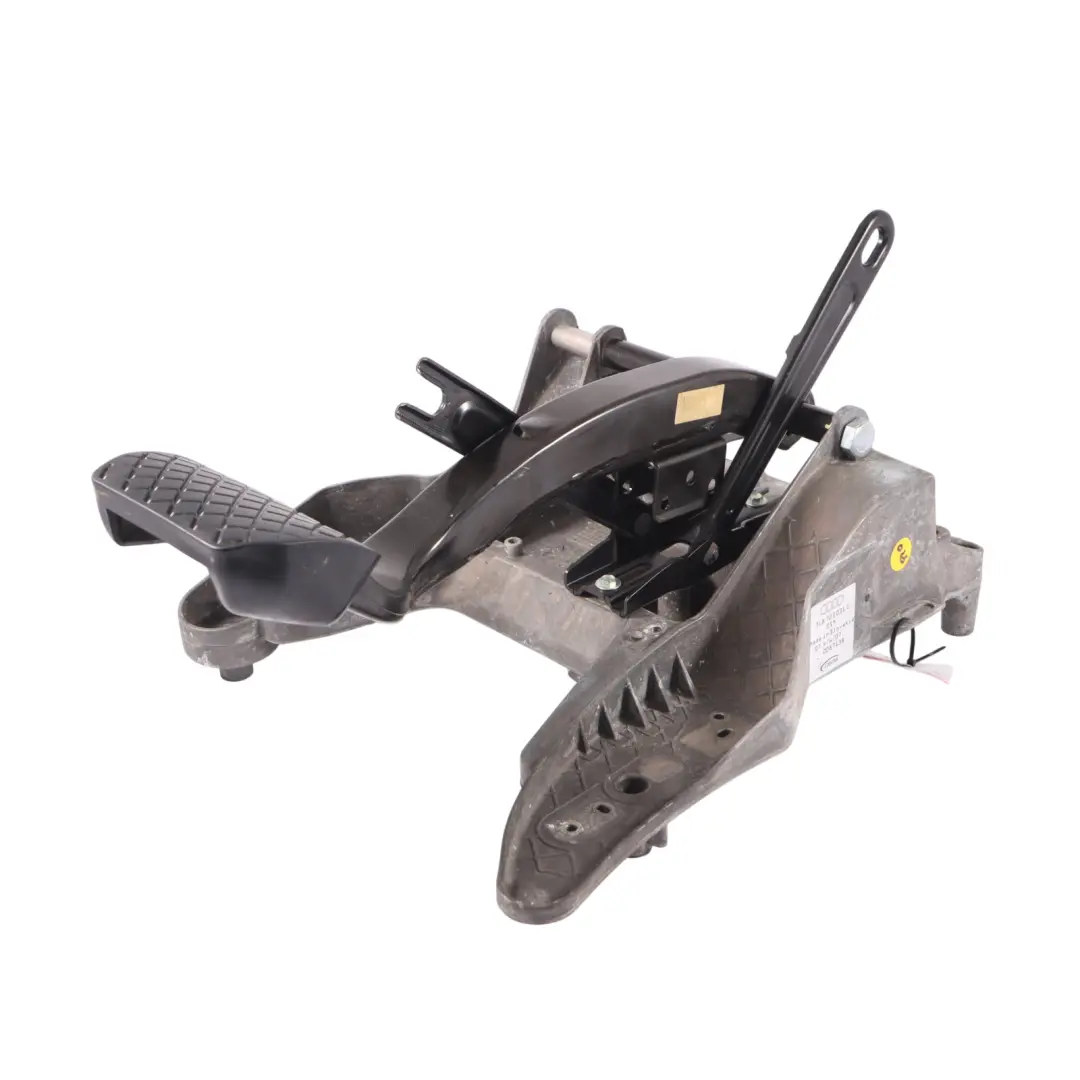 Brake Pedal Bracket Mount Holder Support 7L8723031C to Audi Q7 4L with Part number 7L8723117A Audi Q7 4L Brake Pedal Bracket Mount Holder Support 7L8723031C - SKU RHD-7L8723117A - Part number 7L8723117A