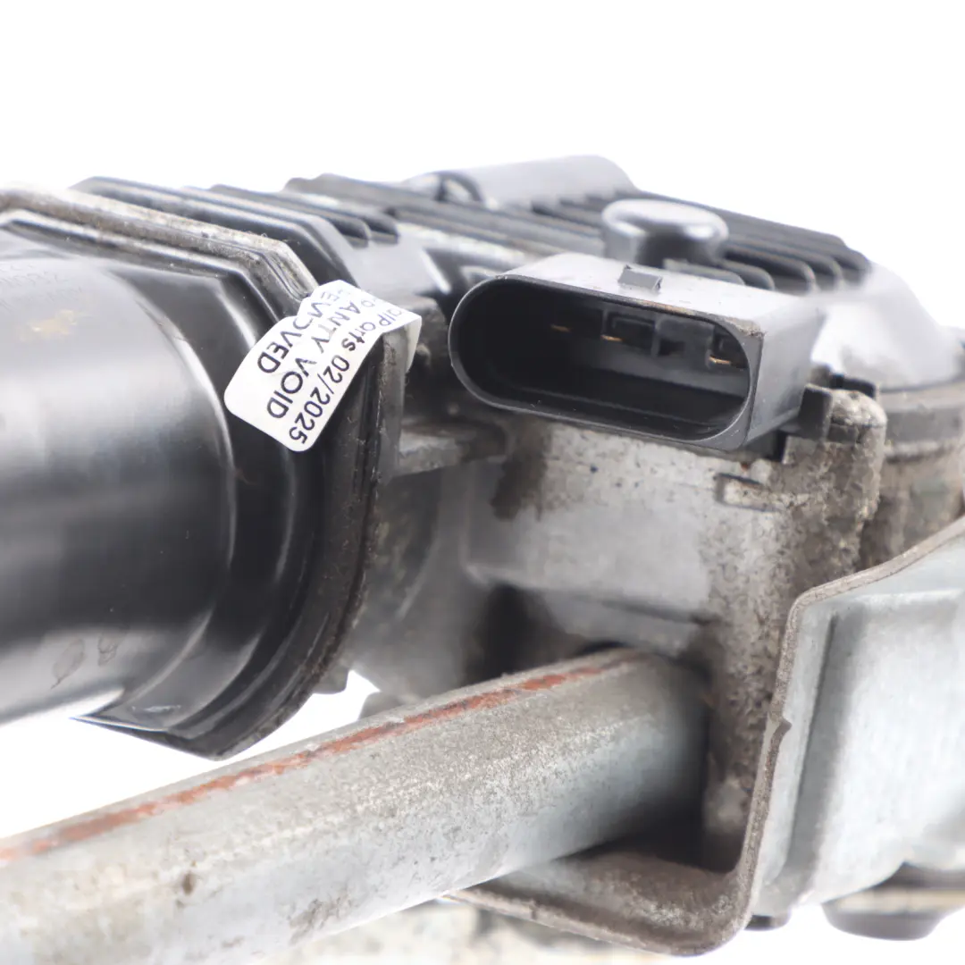 8S Motor Front Windscreen Wiper System Linkage to Audi TT with Part number 8S2955023 Audi TT 8S Motor Front Windscreen Wiper System Linkage - SKU RHD-8S2955023 - Part number 8S2955023