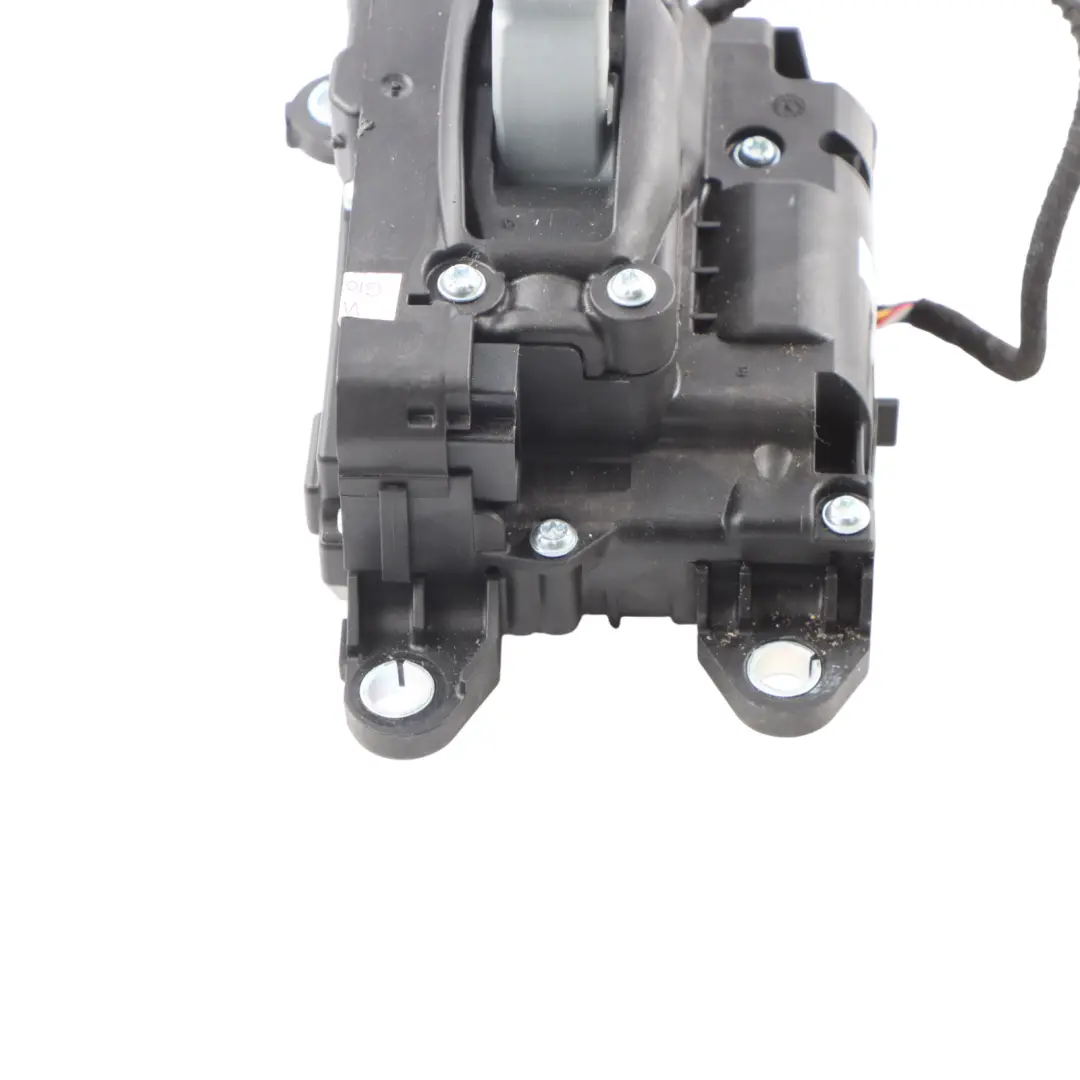 Stick Audi A4 B9 A5 8W Selector Mechanism Automatic to Gear Shifter with Part number 8W2713041K Gear Shifter Stick Audi A4 B9 A5 8W Selector Mechanism Automatic - SKU RHD-8W2713041K - Part number 8W2713041K