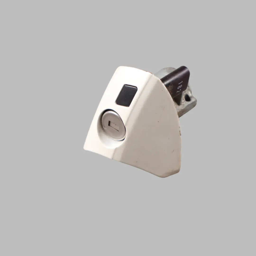 Mercedes W204 Front Grab Handle Door Right O/S Diamond White Metalic 799 - SKU RHD-A2047600270-DWM - Part number A2047600270