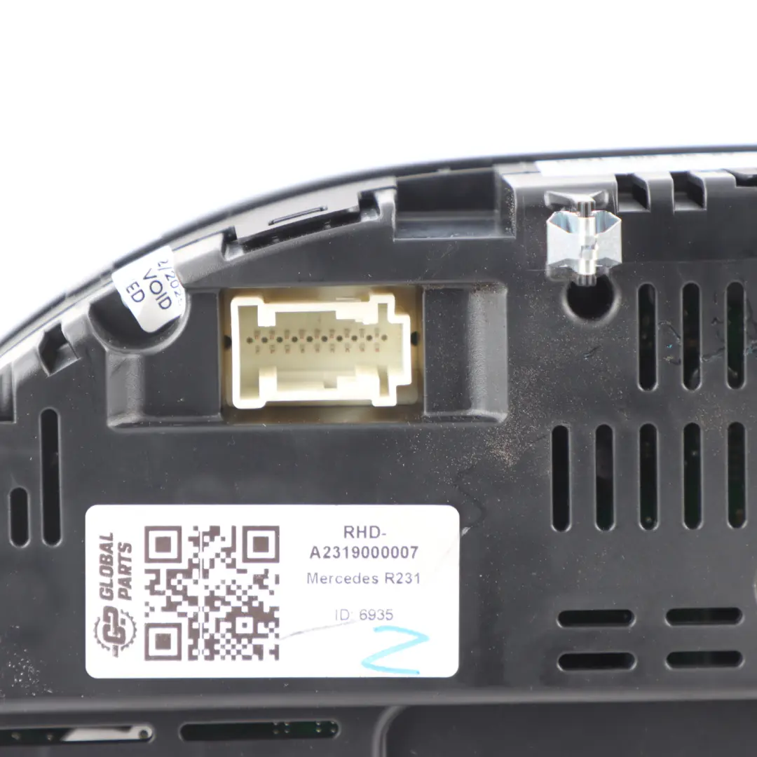 Instrument Cluster Petrol Speedometer Clocks Automatic to Mercedes R231 with Part number A2319000007 Mercedes R231 Instrument Cluster Petrol Speedometer Clocks Automatic - SKU RHD-A2319000007 - Part number A2319000007