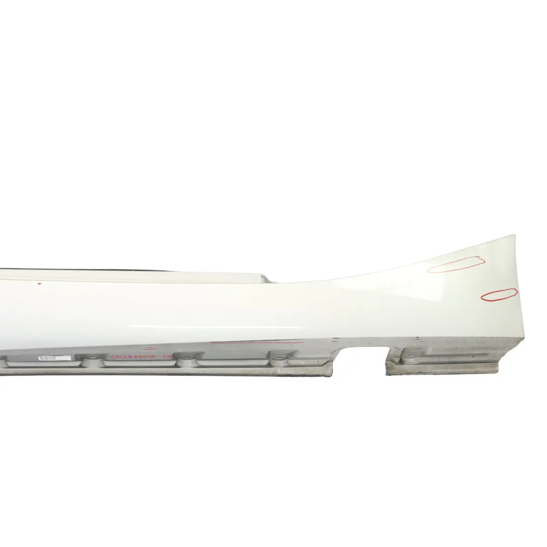 Gonna laterale destra Pannello striscia Titansilber - 354 per BMW Z4 E85 con numero di parte 0031108 BMW Z4 E85 Gonna laterale destra Pannello striscia Titansilber - 354 - SKU 0031108-TS - Numero di parte 0031108