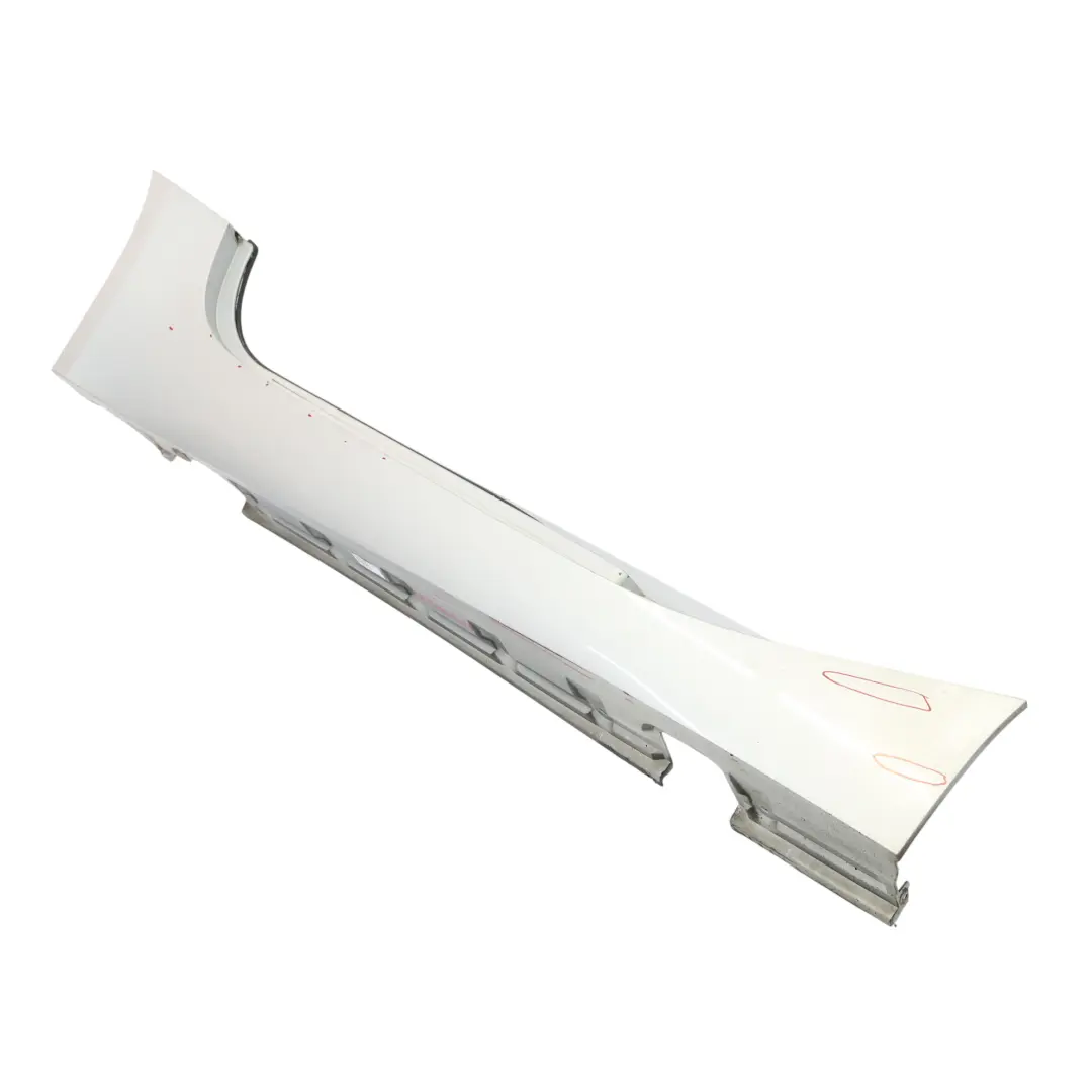 Gonna laterale destra Pannello striscia Titansilber - 354 per BMW Z4 E85 con numero di parte 0031108 BMW Z4 E85 Gonna laterale destra Pannello striscia Titansilber - 354 - SKU 0031108-TS - Numero di parte 0031108