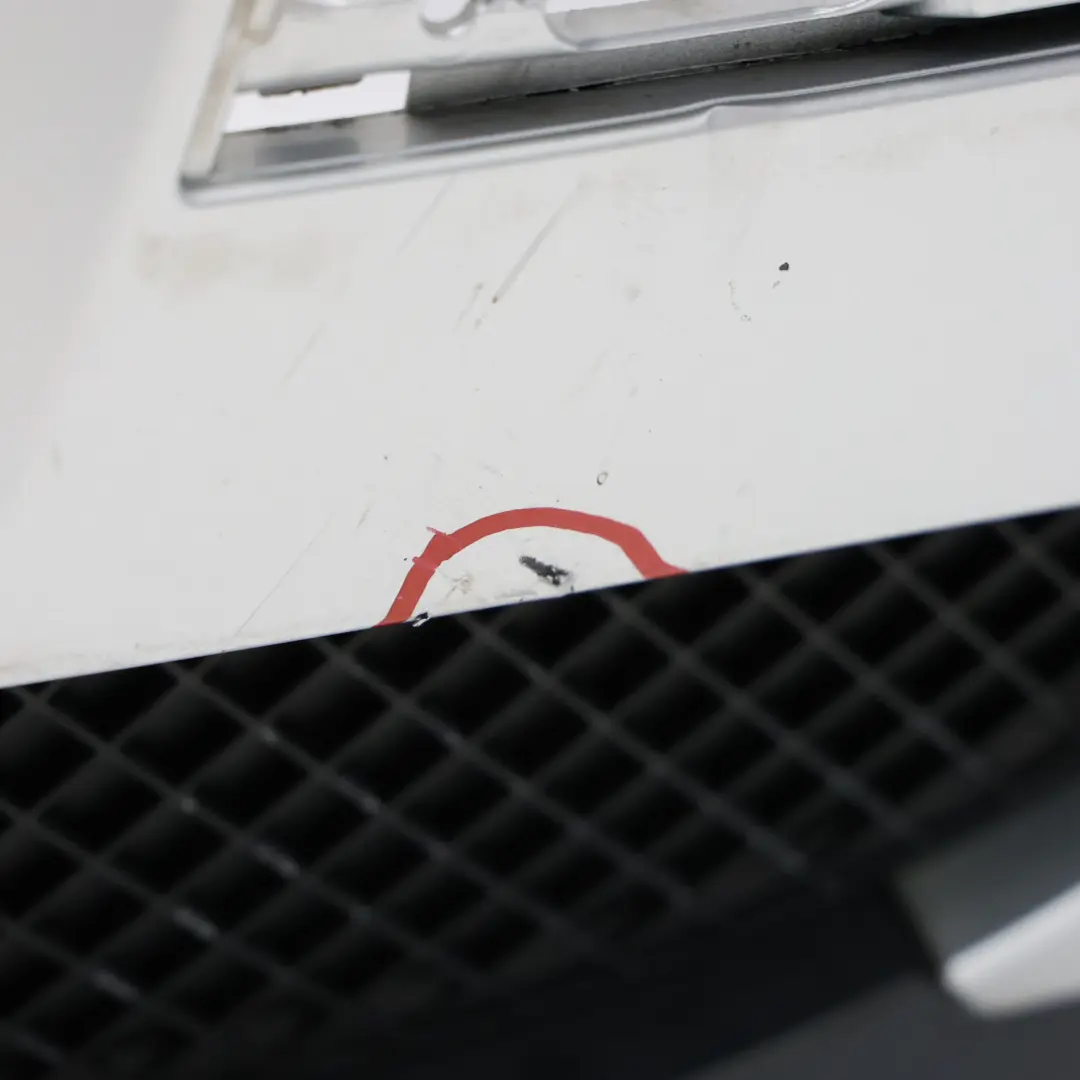 Zderzak Przedni Titansilber Srebrny Metalik - 354 do BMW E87 o numerze 0032635 BMW E87 Zderzak Przedni Titansilber Srebrny Metalik - 354 - SKU 0032635-TS - Numer Części 0032635