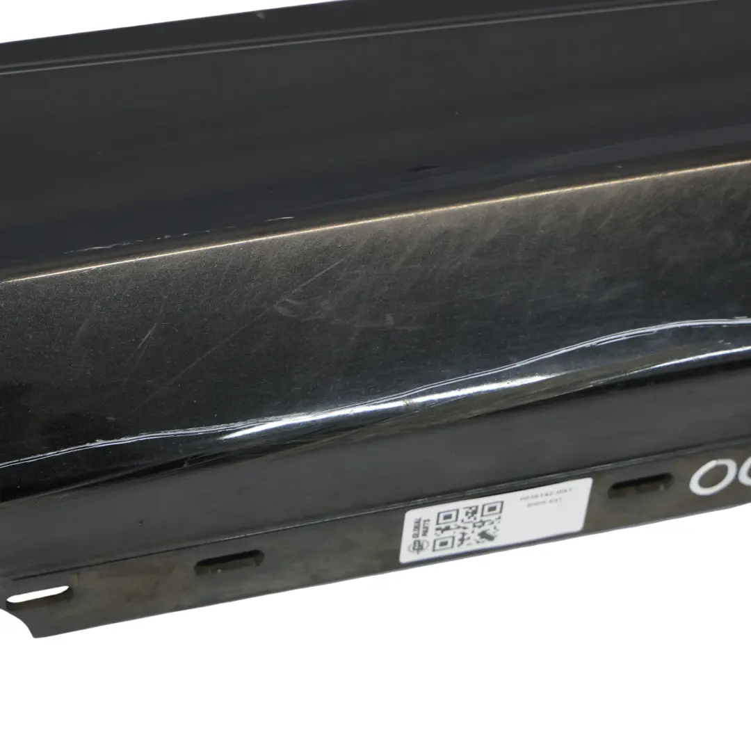 BMW E81 E82 E88 Bas de Porte Droite Black Sapphire Noir - 475 - SKU 0036142-BS1 - Numéro de pièce 51770036142