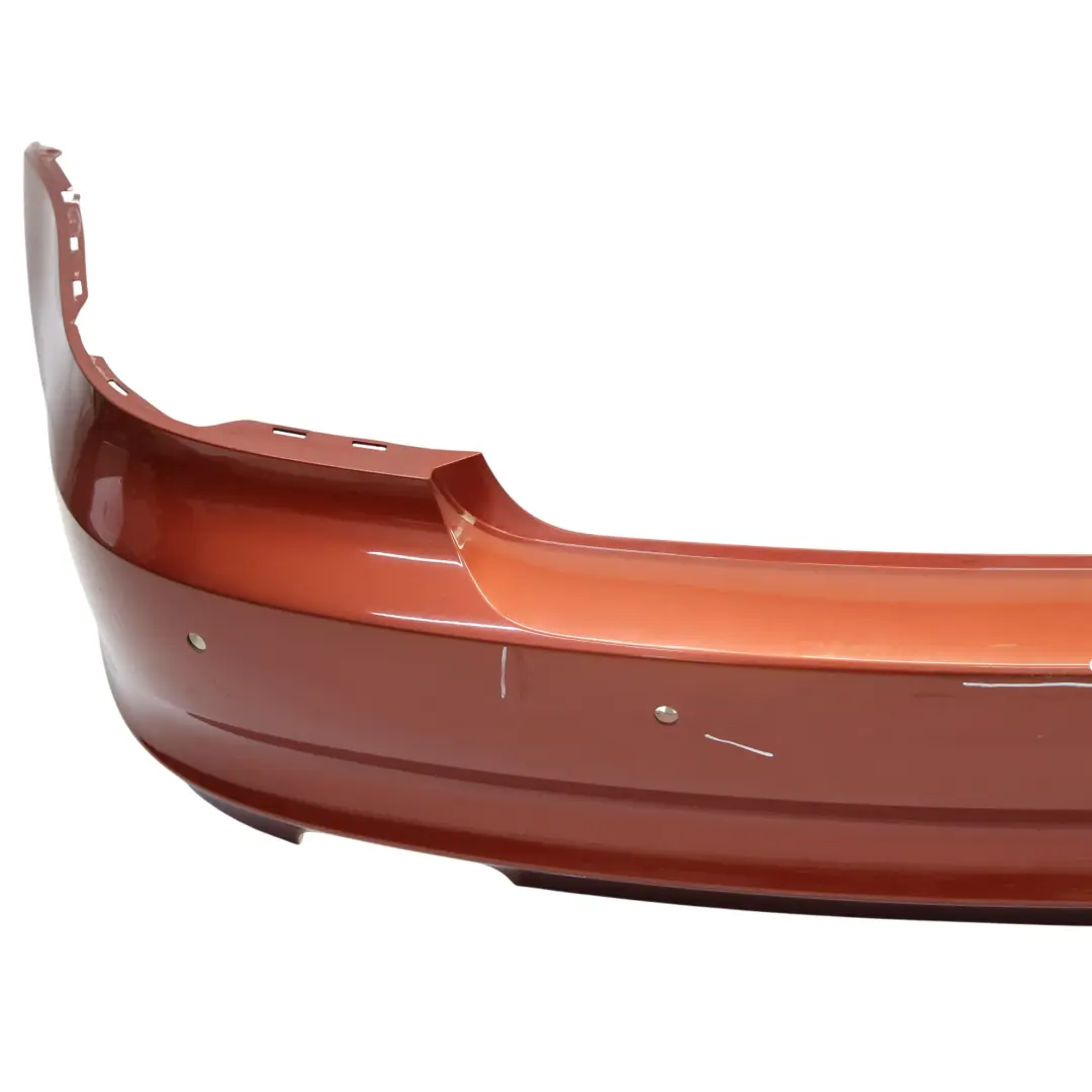 Tylny Zderzak Tył Sedonarot Czerwony Metalik - A79 do BMW E82 E88 o numerze 0036630 BMW E82 E88 Tylny Zderzak Tył Sedonarot Czerwony Metalik - A79 - SKU 0036630-SED - Numer Części 0036630