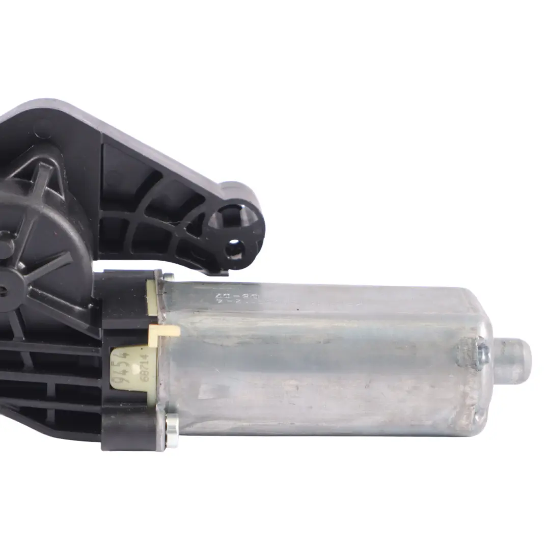 Vorne Links Sitzverstellmotor Stellmotor für Mercedes W204 mit Teilenummer 0390203208 Mercedes W204 Vorne Links Sitzverstellmotor Stellmotor - SKU 0390203208-2 - Teilenummer 0390203208