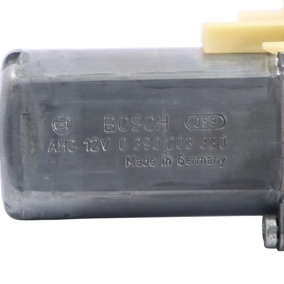 W207 Siłownik Silnik Regulacji Fotela Przedniego do Mercedes o numerze 0390203330 Mercedes W207 Siłownik Silnik Regulacji Fotela Przedniego - SKU 0390203330 - Numer Części 0390203330